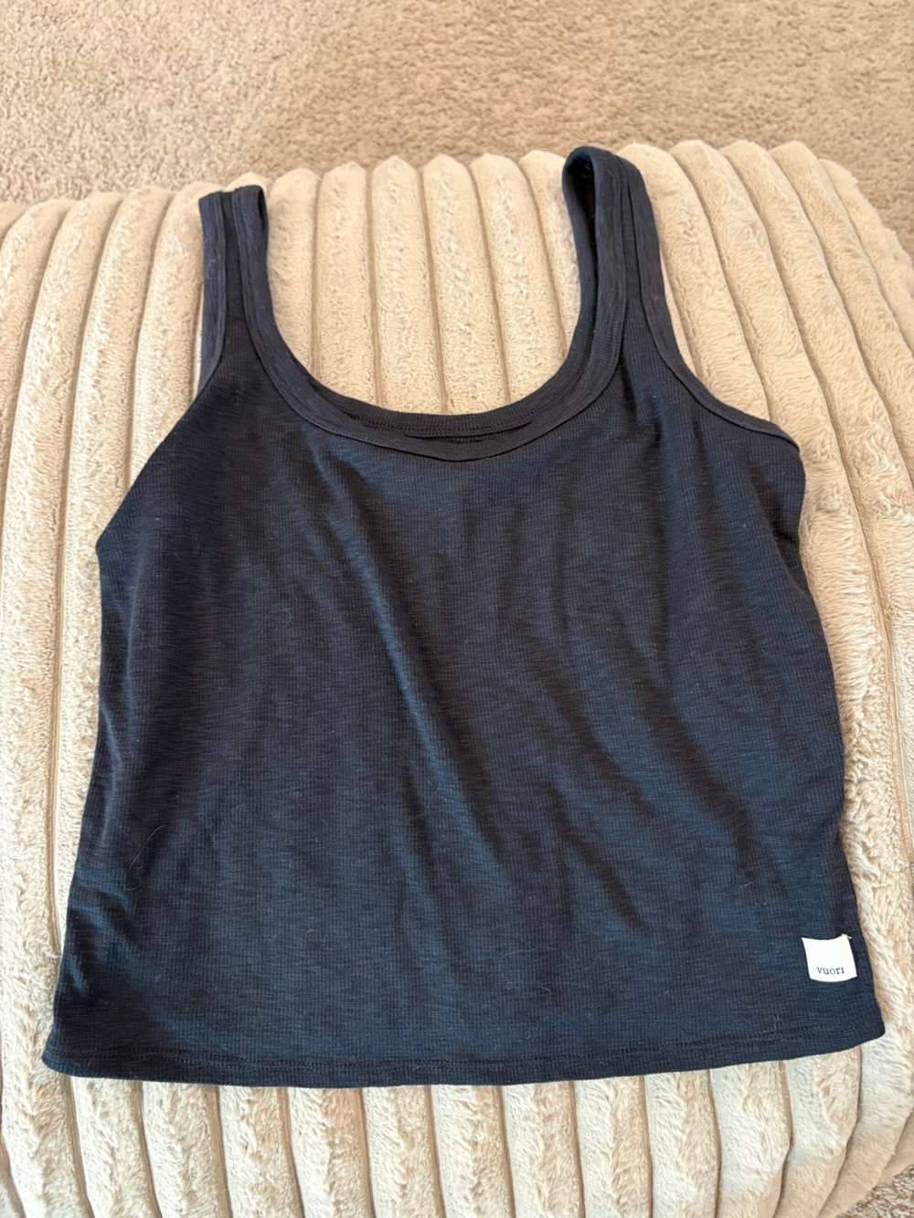 Vuori Lux Racerback Performance Tank Top Women’s Size Large Heathered black
